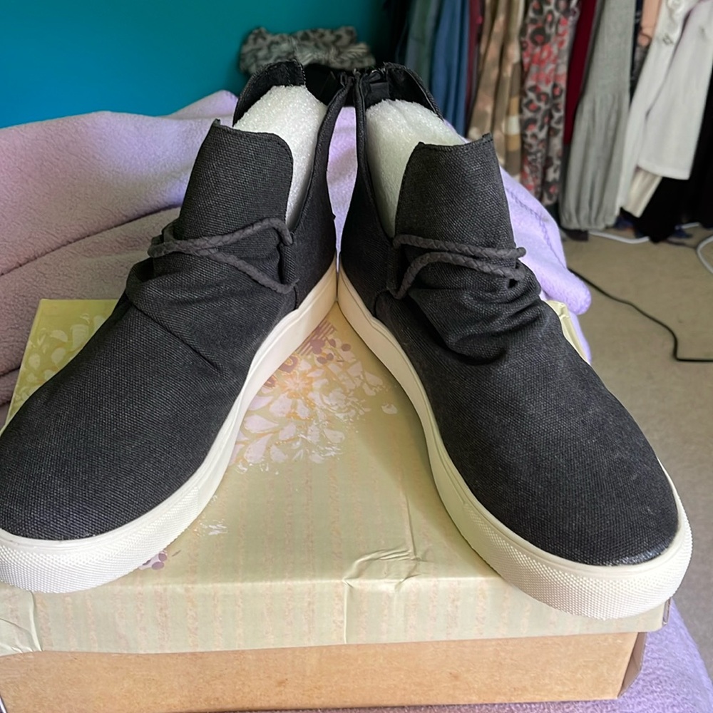 Very G black slip on shoes. Only wore around house to feel fit -too big for me.